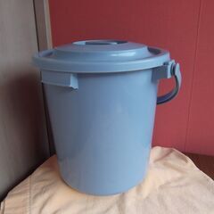 プラスチック製バケツ