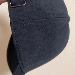 ダークグレーのキャップ - capの画像