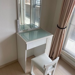 アンティークドレッサー