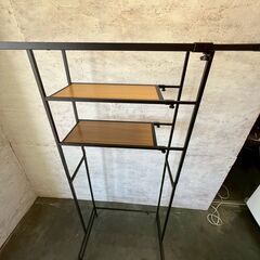 【ジモティ限定特価】 ランドリーラック アイアン家具系 スチール×木目調 幅調節可能 美品 生活用品 Y1208の画像