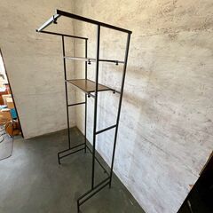 【ジモティ限定特価】 ランドリーラック アイアン家具系 スチール×木目調 幅調節可能 美品 生活用品 Y1208の画像