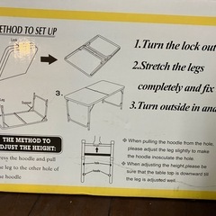 折りたたみ式テーブルの画像