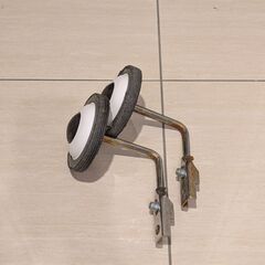 18インチ子供用自転車　コマ付きの画像