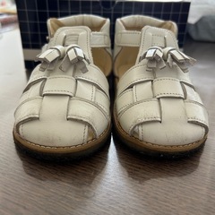 ファミリア　サンダル　14.5 白の画像