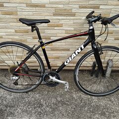 中古ジャイアント GIANTクロスバイク 3×8段変速 465M...