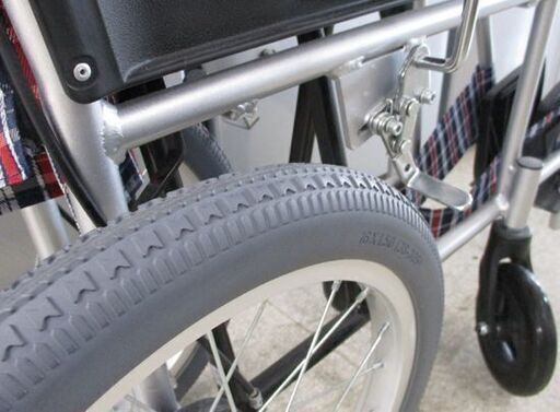 車いす 介助用 アルミ製 NEO-2 折りたたみ 車椅子 ノーパンクタイヤ 札幌市北区屯田