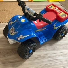 子供用　室内　乗り物　4wd
