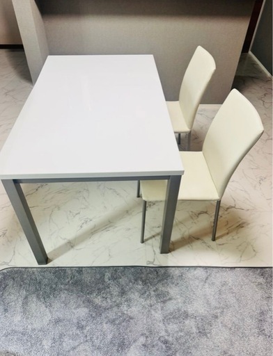 今月のみ 最終価格ホワイトダイニングテーブルと椅子4脚セット