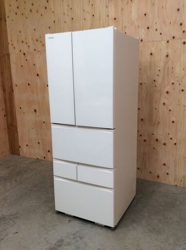 YJT10535【TOSHIBA/東芝 6ドア冷蔵庫】美品 2022年製 GR-U600FH-EW 家電 キッチン 冷蔵冷凍庫 フレンチドア 自動製氷 601L