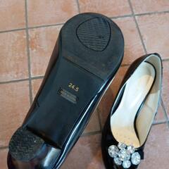 パンプス ビジュー付き 24.5の画像