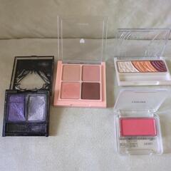 コスメ　アイシャドー＆チークセットの画像