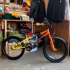 【新品】GT FRIENDSHIP 子ども用BMX 20インチ　...