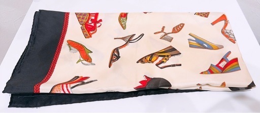 Salvatore Ferragamo 大判スカーフ 靴柄 シルク アイボリー