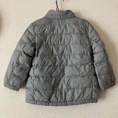 100 UNIQLOパフテックウォッシャブルジャケットの画像