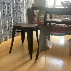 ビーカンパニー ダイニングテーブル＆スツールセットの画像