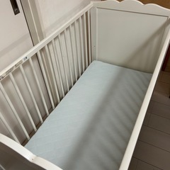 IKEA ベビーベッドの画像