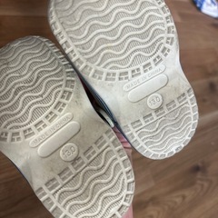 子供のクロックスの画像