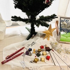 《飾り付き》クリスマスツリーの画像