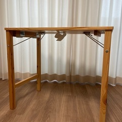 無印良品の折りたたみ机の画像
