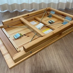 無印良品の折りたたみ机の画像