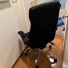 オフィスチェア メッシュ ブラックの画像