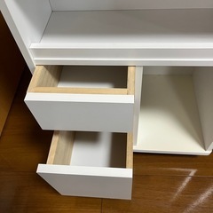 収納付きドレッサー　白の画像
