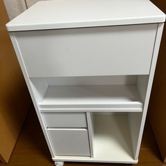 収納付きドレッサー　白の画像