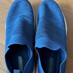 スリッポン(かかとが踏めるスニーカー)