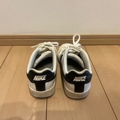 NIKE スニーカー 22.5cmの画像