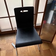 ダイニングイス