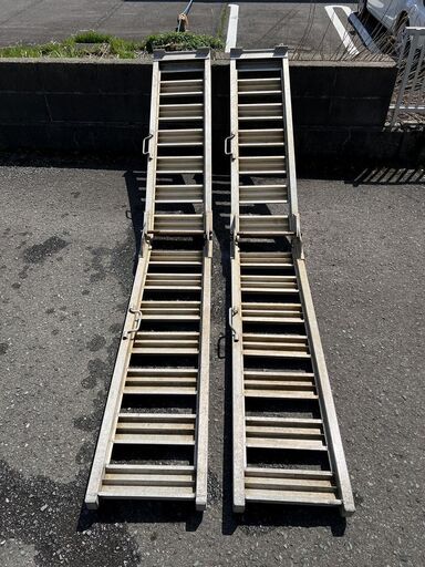 2本セット！アルミブリッジ 折り畳み　アルミラダー アルミスロープ バイクラダー ラダーレール 全長2700mm 有効幅300mm  軽量 農機具積載 車載工具