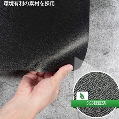 中古　デスクごとチェアマット ゲーミングチェアマット ダイニングマット 床保護マット カーペット対応 SALLOUS 特大サイズ160×130cm PVC 抗菌 防カビ ズレない 厚さ1.5mm 静電気防止 無味無臭 ソフト おしゃれ キズ防止 お手入れ簡単 床暖房対応 滑り止め (160*130cm, ブラック)の画像