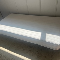 美品　脚付きマットレスシングル