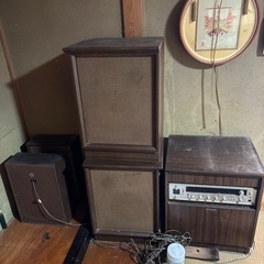 古いレコードプレイヤー
