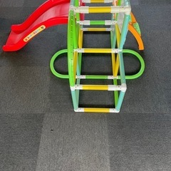 滑り台遊具の画像