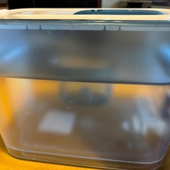 BRITA 浄水器　タンク型　フロー　※新品カートリッジ1個付き　の画像