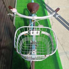 女の子用22インチ自転車の画像
