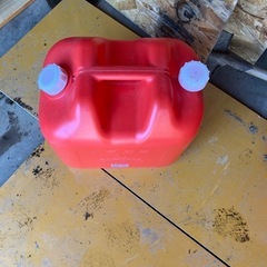 灯油用携行缶　ポリ缶の画像