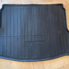 日産エクストレイル T32　純正サンシェード＋前後窓シェード＋ラゲッジトレイの画像