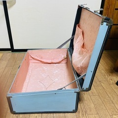 ヨーロッパ製アンティーク トランクの画像