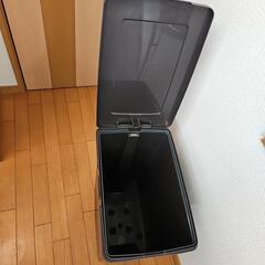 ゴミ箱の画像