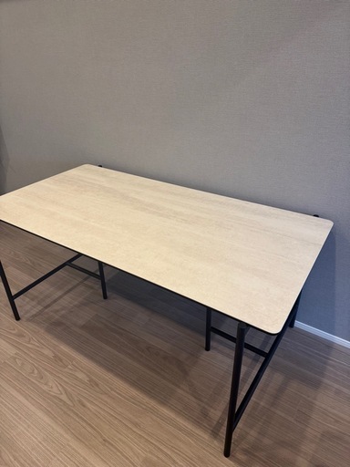 モーダエンカーサ　テーブル