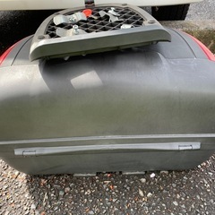 リアボックス(48L、ジャンク扱い)の画像