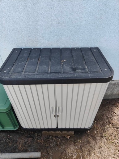 アイリスオーヤマ　ロッカー　物置