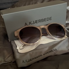 エキアビドA. Kjaerbede ファションサングラスの画像