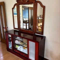 ハワイアン風、キャビネットの画像