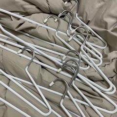 【無料】スラックスハンガー11本 滑り止めつきの画像