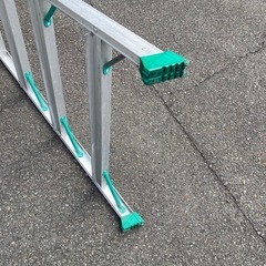 ピカ　アルミ脚立2.7m電設〜建設工具の画像