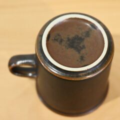 フィンランドのARABIA(アラビア) 社のUlla Procopé(ウッラ・プロコぺ)デザイン、人気のRuska(ルスカ)シリーズ ヴィンテージのデミタス カップ＆ソーサーです♪の画像