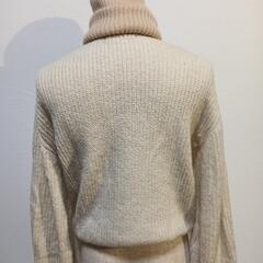 ニットとニット帽　セットの画像